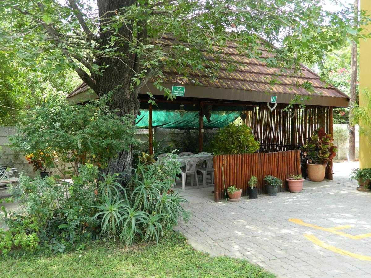 Thamalakane Guest House Maun Exterior foto